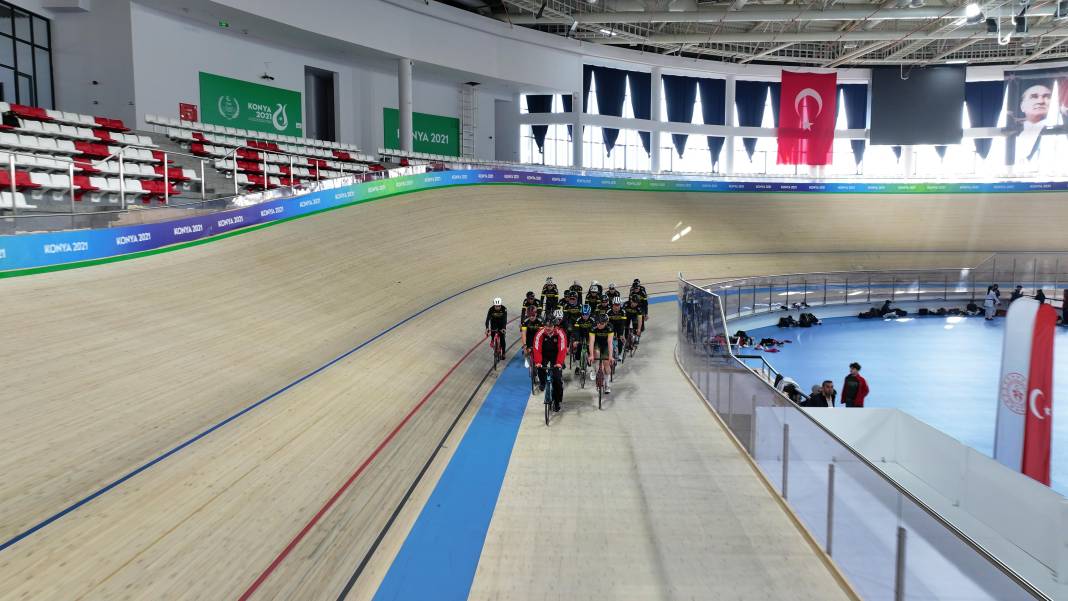 Başkan Altay, Türkiye’nin ilk olimpik veledromunda pedal çevirdi 3